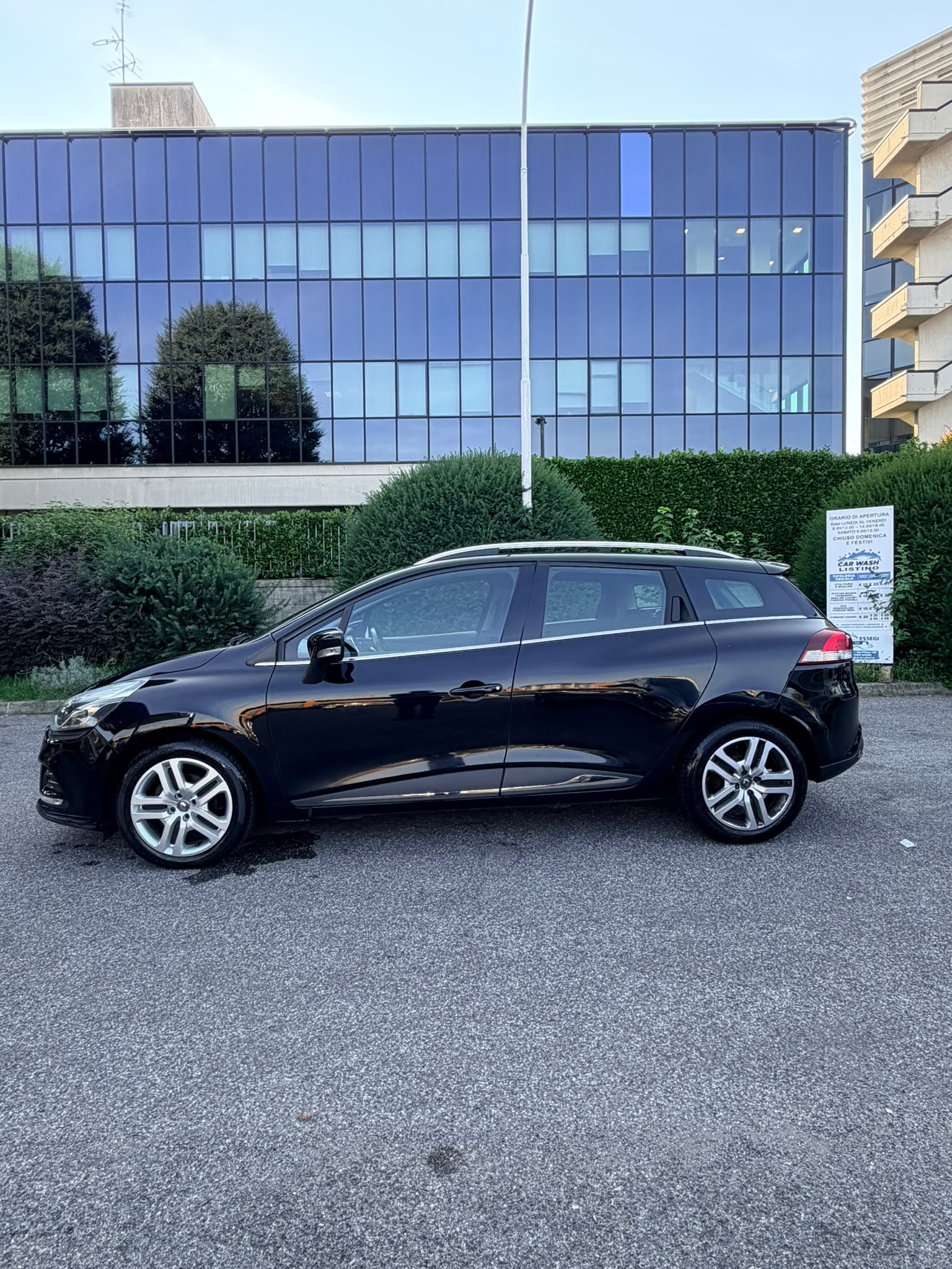 
								RENAULT CLIO SPORTER Tce full									