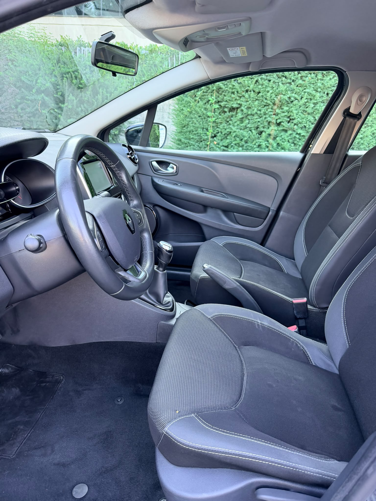 
								RENAULT CLIO SPORTER Tce full									